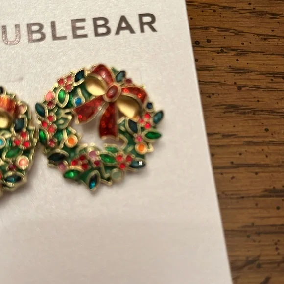 BaubleBar holiday wreath earrings, NWOT - Picture 4 of 5